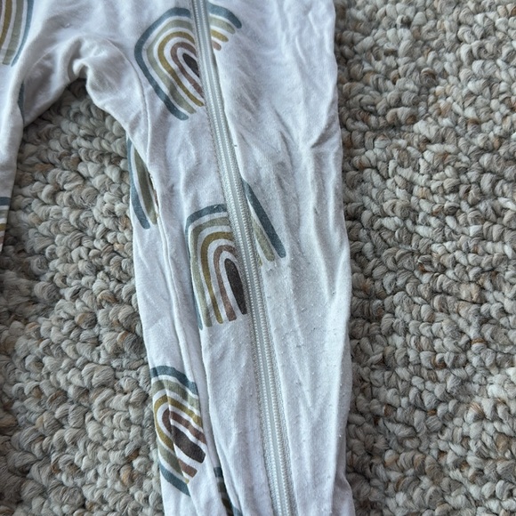 Kyte baby onesie - Picture 2 of 3